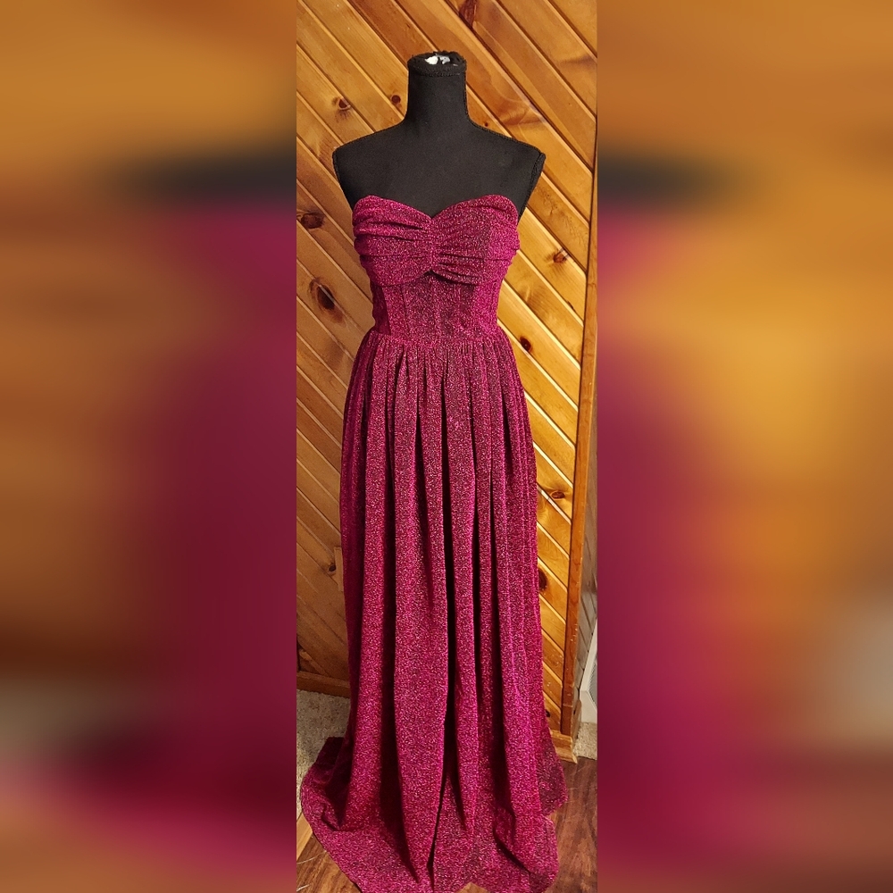 Elegant Strapless Pink Evening Gown (Small)